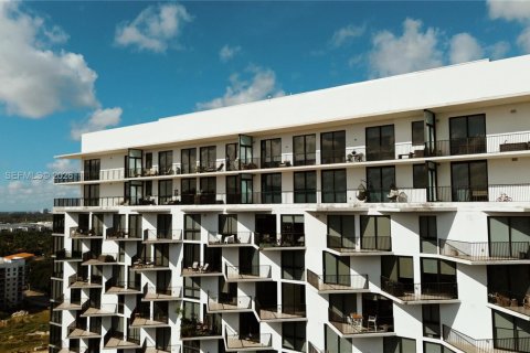 Купить кондоминиум в Дорал, Флорида 2 спальни, 88.26м2, № 2412986 - фото 2