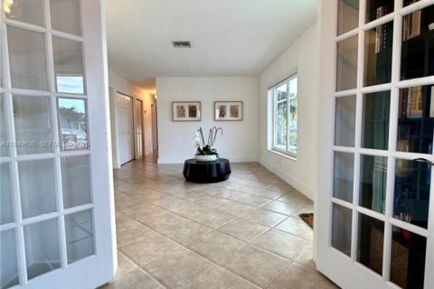 Снять в аренду виллу или дом в Майами, Флорида 3 спальни, 146.97м2, № 2005238 - фото 4