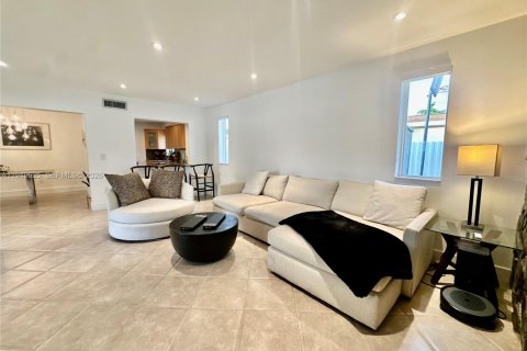 Снять в аренду виллу или дом в Майами, Флорида 3 спальни, 146.97м2, № 2005238 - фото 5