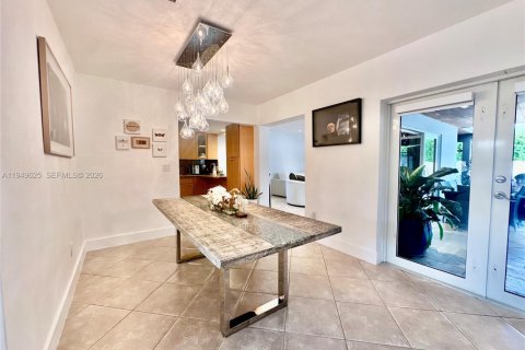 Снять в аренду виллу или дом в Майами, Флорида 3 спальни, 146.97м2, № 2005238 - фото 7