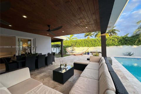 Снять в аренду виллу или дом в Майами, Флорида 3 спальни, 146.97м2, № 2005238 - фото 24