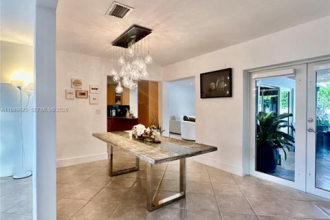 Снять в аренду виллу или дом в Майами, Флорида 3 спальни, 146.97м2, № 2005238 - фото 9