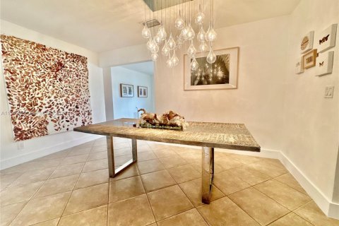 Снять в аренду виллу или дом в Майами, Флорида 3 спальни, 146.97м2, № 2005238 - фото 8