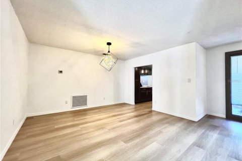 Casa en venta en Apopka, Florida, 3 dormitorios, 185.9 m2 № 1842131 - foto 18