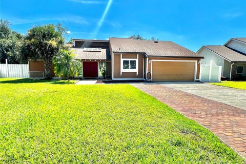Casa en venta en Apopka, Florida, 3 dormitorios, 185.9 m2 № 1842131 - foto 1