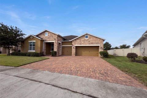 House in Apopka, Florida 4 bedrooms, 282.33 sq.m. № 2277412
