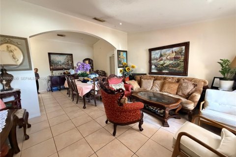 Casa en venta en Miami, Florida, 4 dormitorios № 2057912 - foto 8