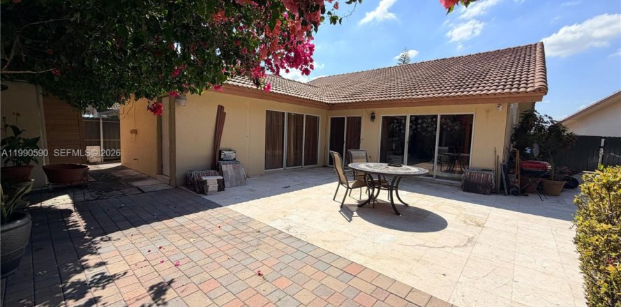 Casa en Miami, Florida 4 dormitorios № 2057912