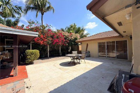 Casa en venta en Miami, Florida, 4 dormitorios № 2057912 - foto 2