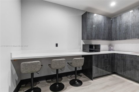 Propiedad comercial en venta en Doral, Florida № 1973296 - foto 15