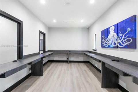 Propiedad comercial en venta en Doral, Florida № 1973296 - foto 26