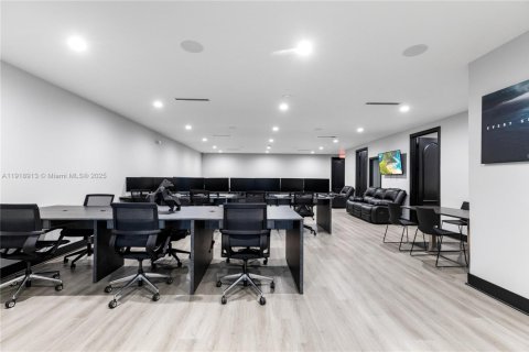 Propiedad comercial en venta en Doral, Florida № 1973296 - foto 29