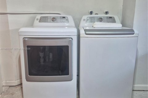 Снять в аренду виллу или дом в Майами, Флорида 3 спальни, 130.62м2, № 2024635 - фото 26