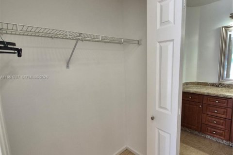 Снять в аренду виллу или дом в Майами, Флорида 3 спальни, 130.62м2, № 2024635 - фото 14