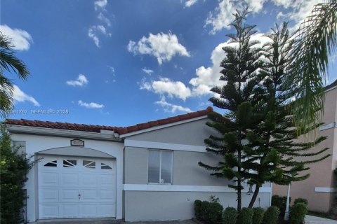 Дом в Майами, Флорида 3 спальни, 130.62м2 № 2024635