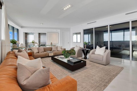 Condo in Sunny Isles Beach, Florida, 4 bedrooms № 2033699 - photo 16