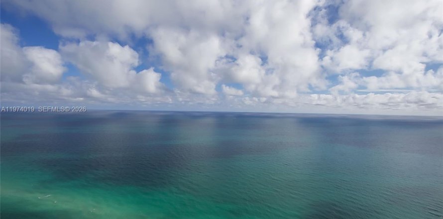 Condo in Sunny Isles Beach, Florida, 4 bedrooms № 2033699