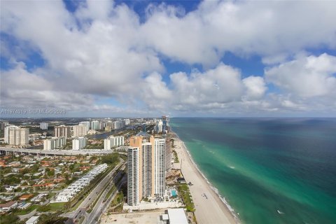 Condo in Sunny Isles Beach, Florida, 4 bedrooms № 2033699 - photo 4