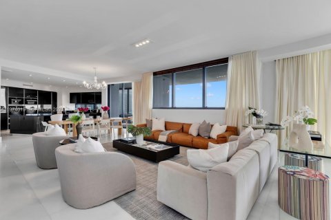 Condo in Sunny Isles Beach, Florida, 4 bedrooms № 2033699 - photo 12