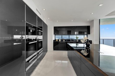 Condo in Sunny Isles Beach, Florida, 4 bedrooms № 2033699 - photo 20