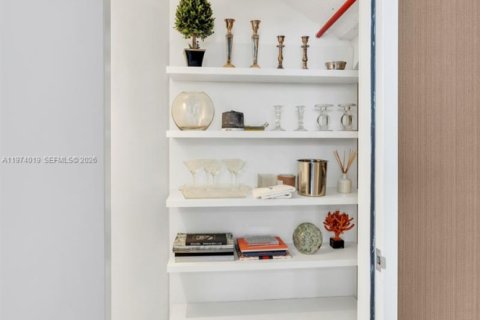 Condo in Sunny Isles Beach, Florida, 4 bedrooms № 2033699 - photo 27