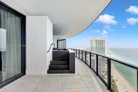 Condo in Sunny Isles Beach, Florida, 4 bedrooms № 2033699 - photo 6