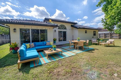 Casa en alquiler en Miami, Florida, 3 dormitorios № 1971026 - foto 23