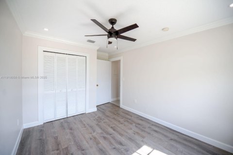 Casa en alquiler en Miami, Florida, 3 dormitorios № 1971026 - foto 19
