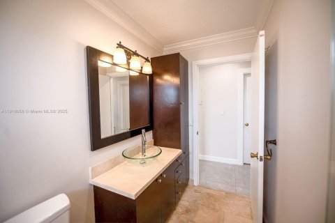 Casa en alquiler en Miami, Florida, 3 dormitorios № 1971026 - foto 20