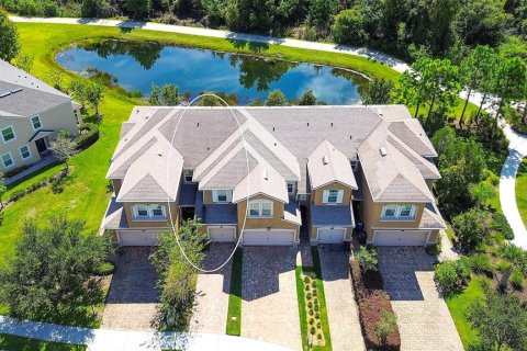 Adosado en HARMONY AT LAKEWOOD RANCH en Bradenton, Florida 3 dormitorios, 145.3 m2 № 2396514
