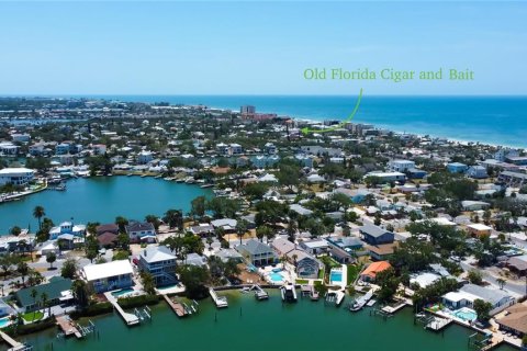 Immobilier commercial à vendre à Indian Rocks Beach, Floride: 55.74 m2 № 1901295 - photo 2