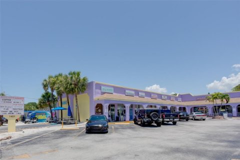 Immobilier commercial à vendre à Indian Rocks Beach, Floride: 55.74 m2 № 1901295 - photo 3