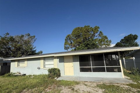 House in Englewood, Florida 2 bedrooms, 73.58 sq.m. № 1901162 - photo 1