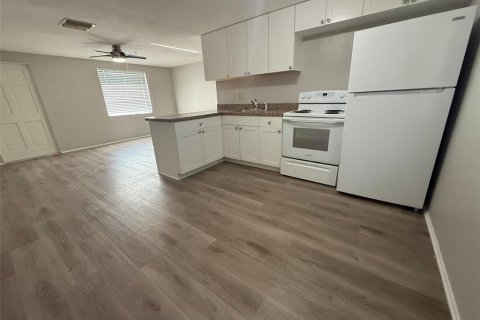 House in Englewood, Florida 2 bedrooms, 73.58 sq.m. № 1901162 - photo 7