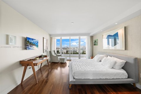 Copropriété à vendre à Miami, Floride: 2 chambres, 239.69 m2 № 1992551 - photo 11