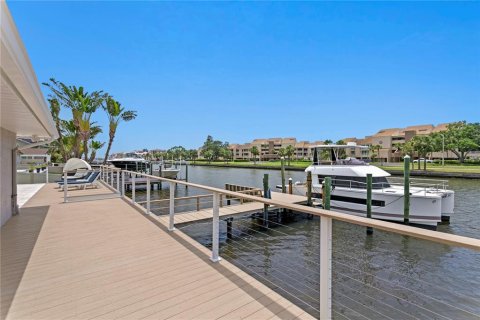 Casa en venta en Gulfport, Florida, 4 dormitorios, 271.74 m2 № 1774778 - foto 29