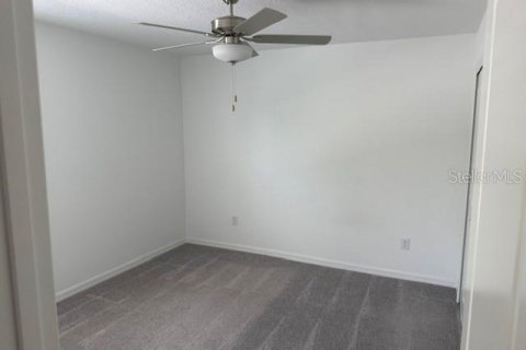 Casa en venta en Zephyrhills, Florida, 5 dormitorios, 221.94 m2 № 2167884 - foto 18