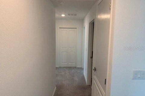 Casa en venta en Zephyrhills, Florida, 5 dormitorios, 221.94 m2 № 2167884 - foto 14