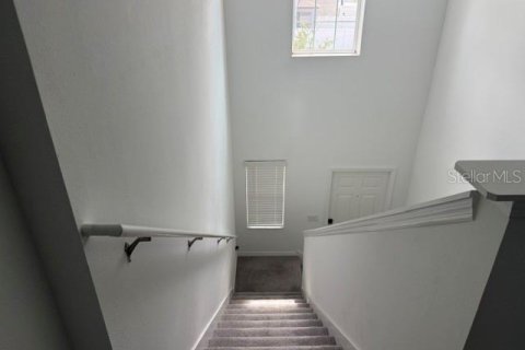 Casa en venta en Zephyrhills, Florida, 5 dormitorios, 221.94 m2 № 2167884 - foto 11