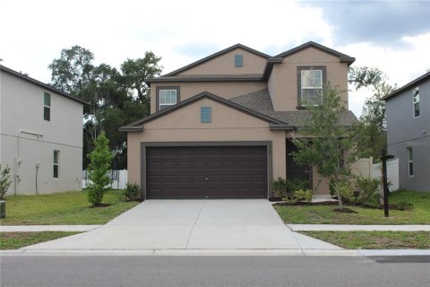 Casa en Zephyrhills, Florida 5 dormitorios, 221.94 m2 № 2167884