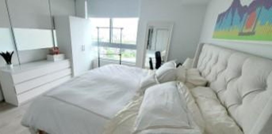 Condominio en Miami, Florida, 1 dormitorio № 1093324