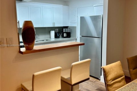 Condo in Sunny Isles Beach, Florida, 2 bedrooms № 1811156 - photo 7