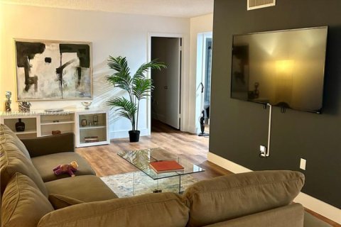 Condo in Sunny Isles Beach, Florida, 2 bedrooms № 1811156 - photo 2