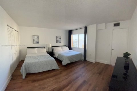 Condo in Sunny Isles Beach, Florida, 2 bedrooms № 1811156 - photo 11