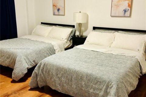 Condo in Sunny Isles Beach, Florida, 2 bedrooms № 1811156 - photo 10