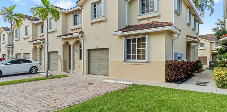 Таунхаус в Майами-Гарденс, Флорида 4 спальни, 156.91м2 № 2009574