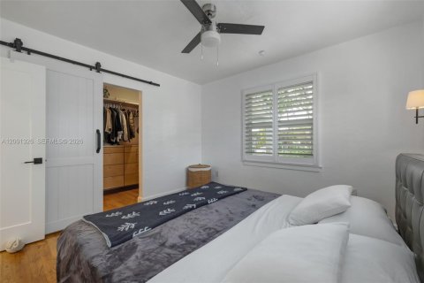 House in Miami, Florida 3 bedrooms, 93.83 sq.m. № 2065411 - photo 20