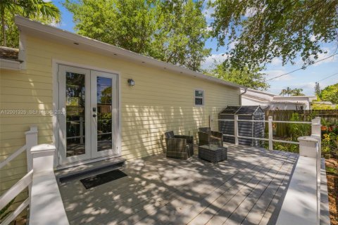 House in Miami, Florida 3 bedrooms, 93.83 sq.m. № 2065411 - photo 26