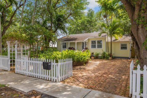 House in Miami, Florida 3 bedrooms, 93.83 sq.m. № 2065411 - photo 5