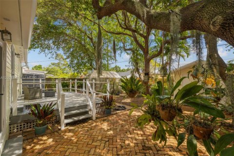 House in Miami, Florida 3 bedrooms, 93.83 sq.m. № 2065411 - photo 30